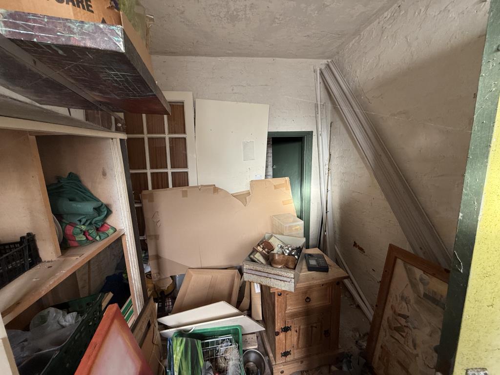 Lot: 66 - FORMER COACH HOUSE WITH PLANNING PERMISSION FOR CONVERSION TO FORM A TWO STOREY SINGLE DWELLING - Ground floor general view of room two